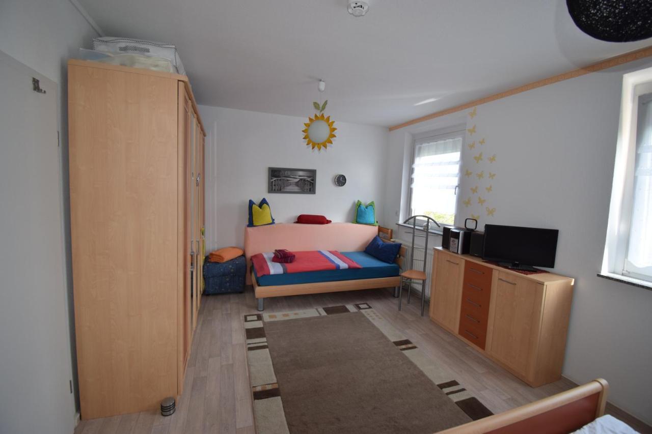 2-Zimmer-Ferienwohnung "Garten Der Welt" Berlín Exterior foto